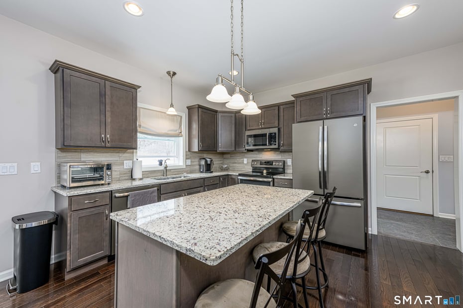 2 Farmington Drive Photo 13