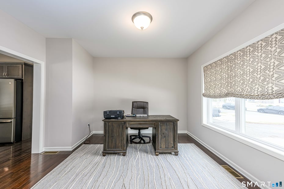 2 Farmington Drive Photo 17