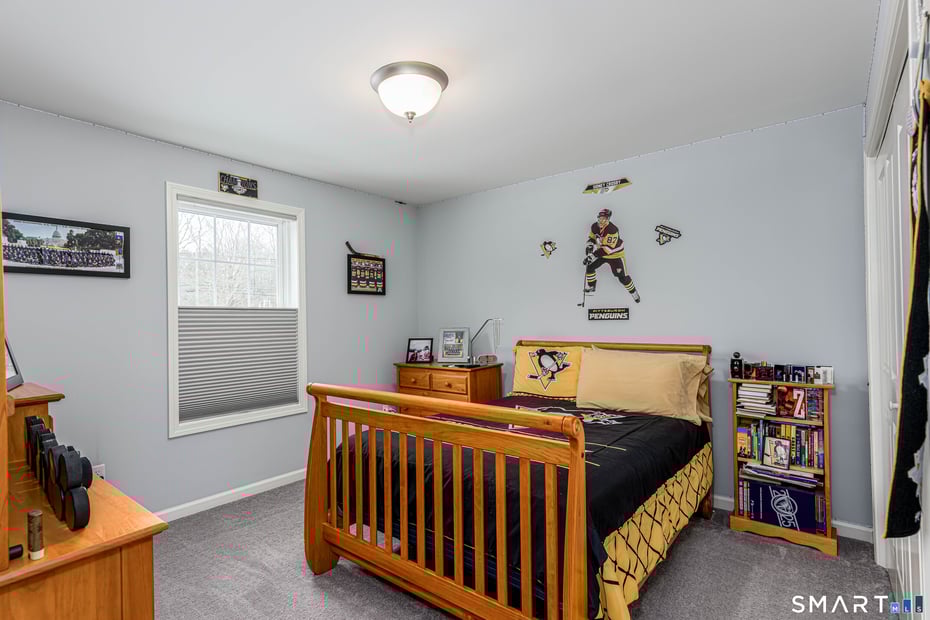 2 Farmington Drive Photo 18