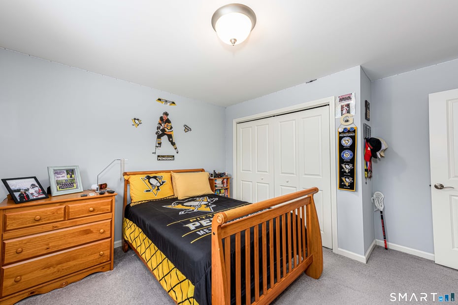 2 Farmington Drive Photo 19