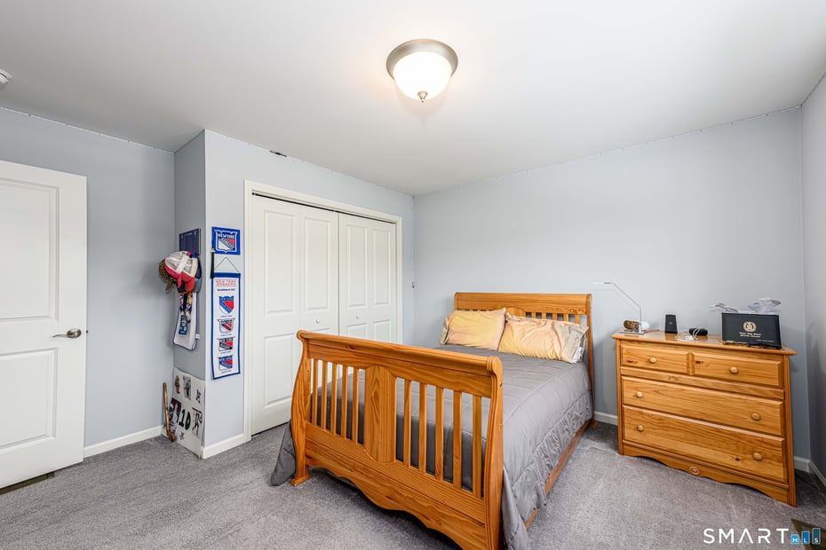 2 Farmington Drive Photo 22