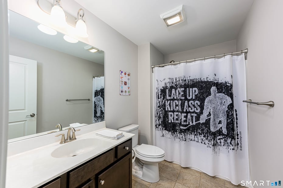 2 Farmington Drive Photo 24