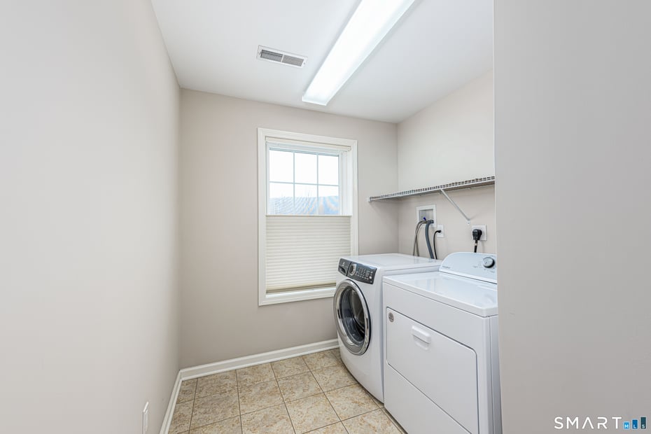 2 Farmington Drive Photo 25