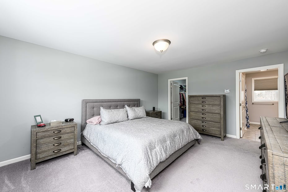 2 Farmington Drive Photo 27