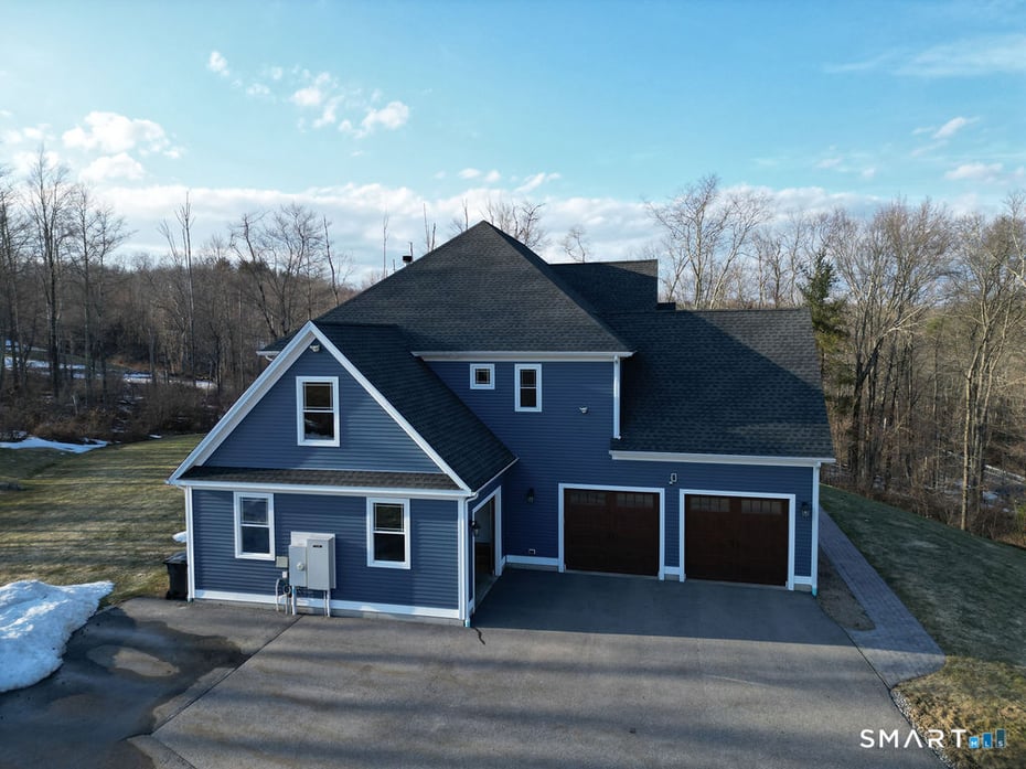 399 Hill Road Photo 3