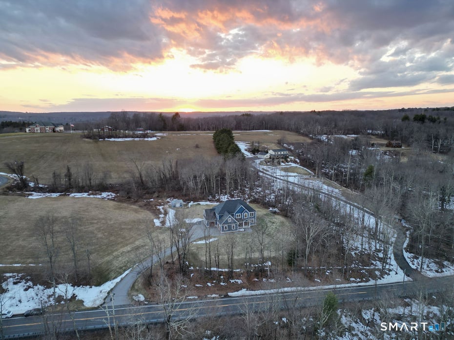 399 Hill Road Photo 6