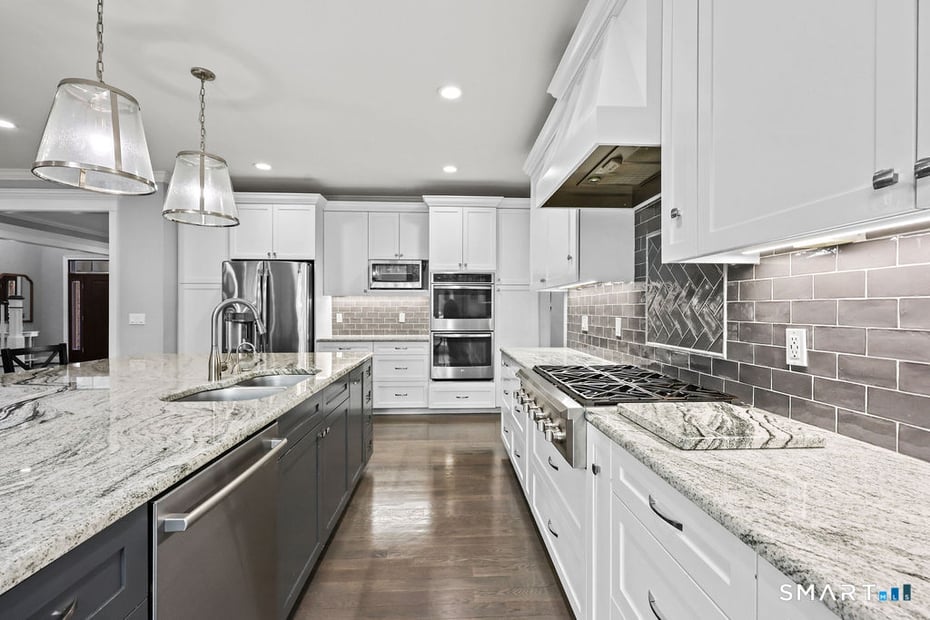 399 Hill Road Photo 11