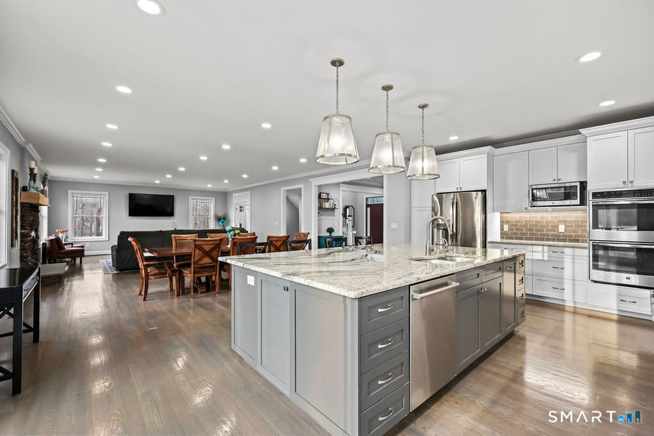 399 Hill Road Photo 12