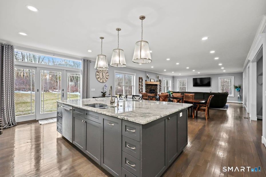 399 Hill Road Photo 14