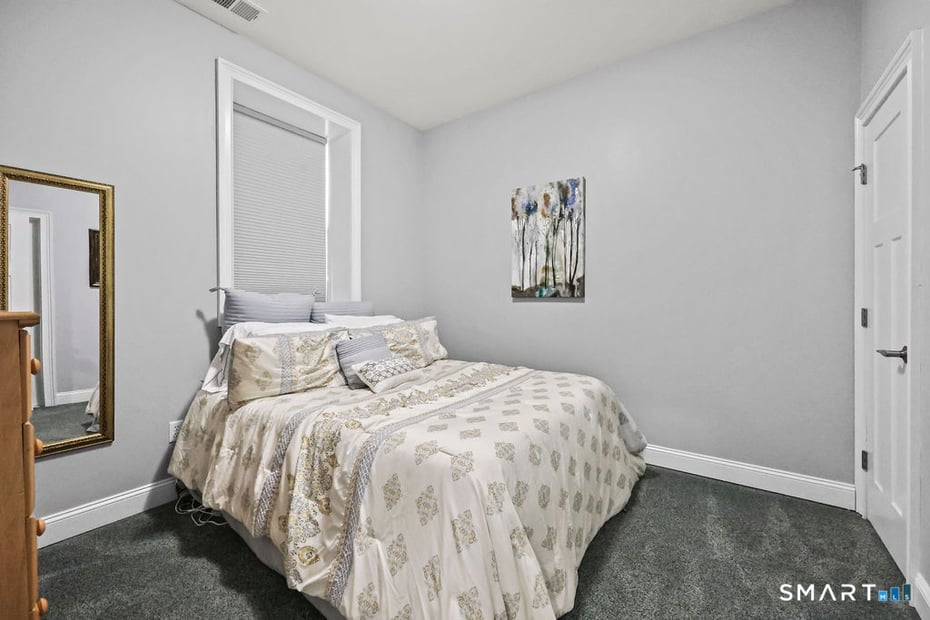 399 Hill Road Photo 35