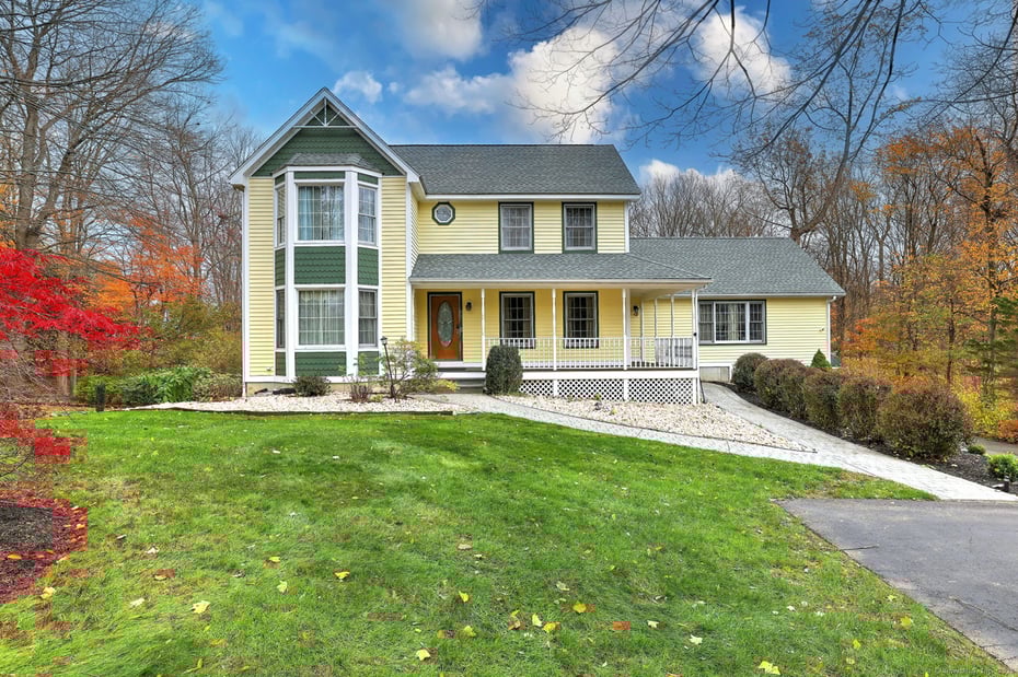 920 Green Circle Photo 2