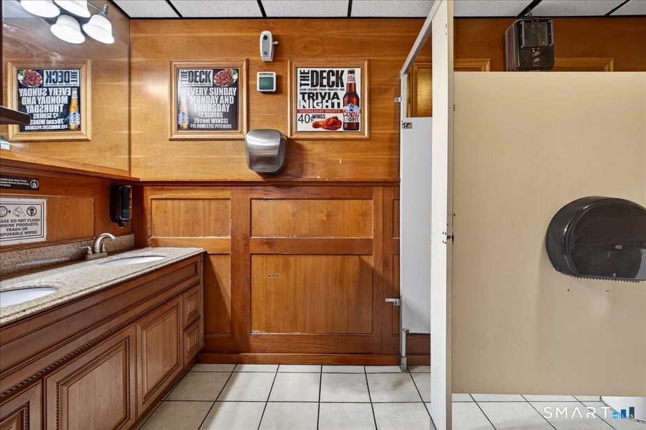 359 Boston Post Road Photo 10