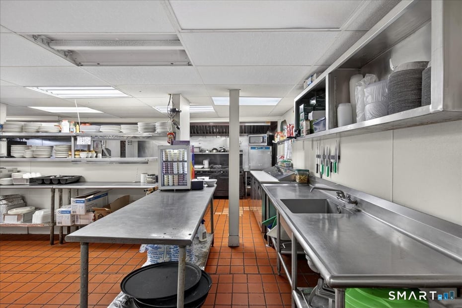 359 Boston Post Road Photo 14