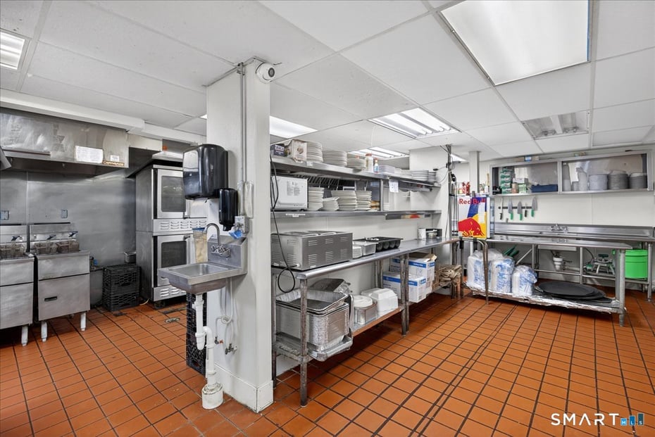 359 Boston Post Road Photo 18