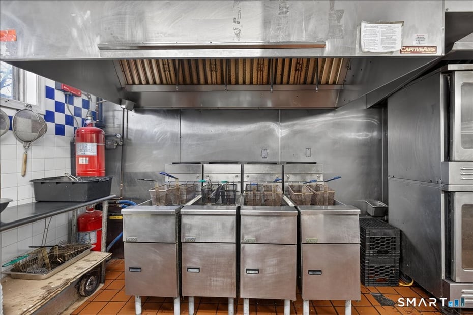 359 Boston Post Road Photo 19