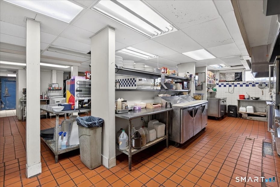 359 Boston Post Road Photo 21