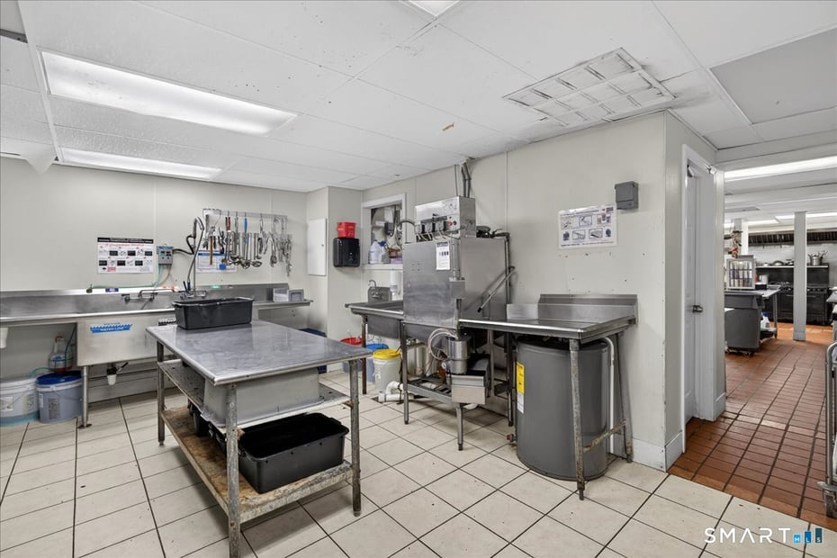 359 Boston Post Road Photo 24