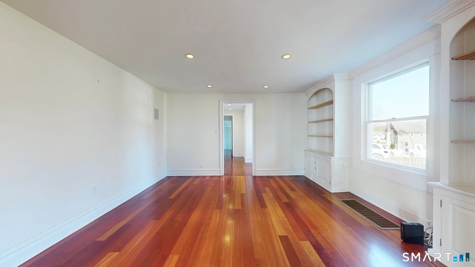 590 Gulf Street Photo 14