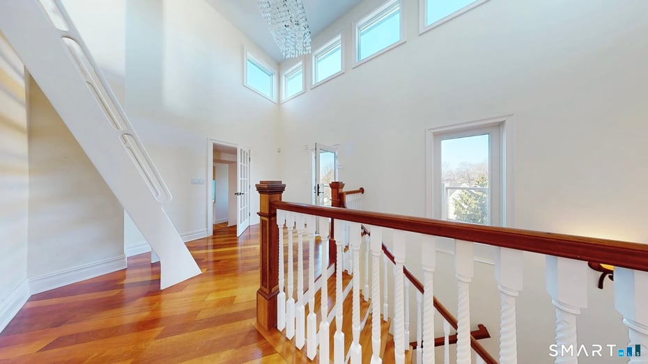 590 Gulf Street Photo 17