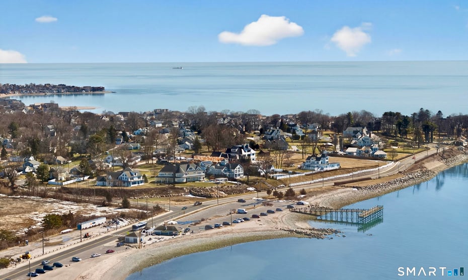 590 Gulf Street Photo 32