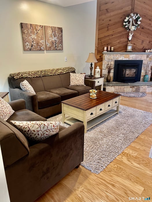 373 Trailsend Drive Photo 2