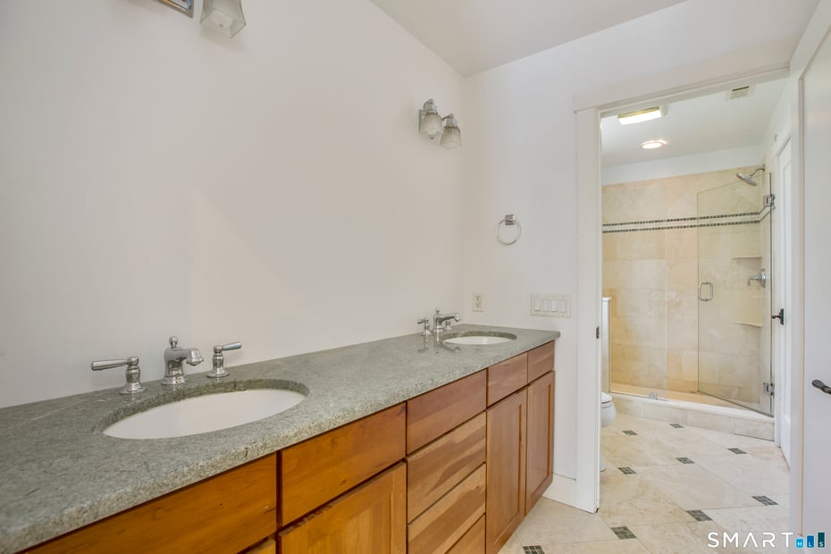 14 Burr Road Photo 15