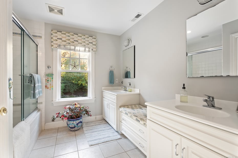 6 Winthrop Hills Photo 23