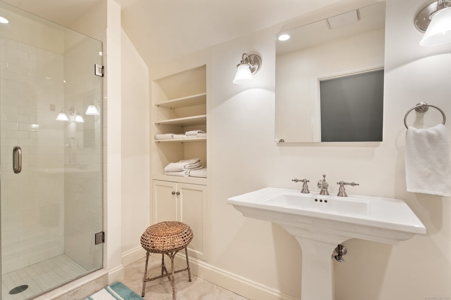 6 Winthrop Hills Photo 29