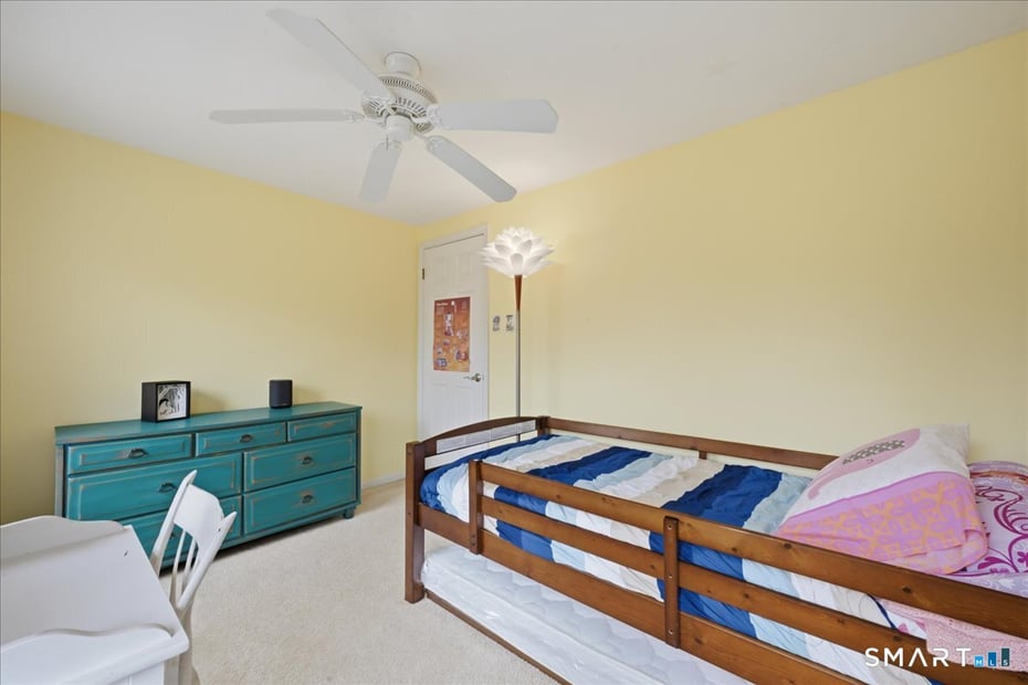 393 Forsyth Road Photo 19