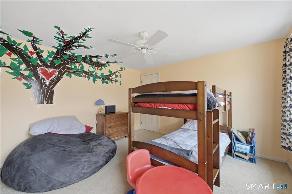 393 Forsyth Road Photo 21