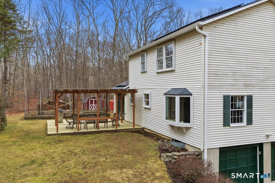 393 Forsyth Road Photo 29