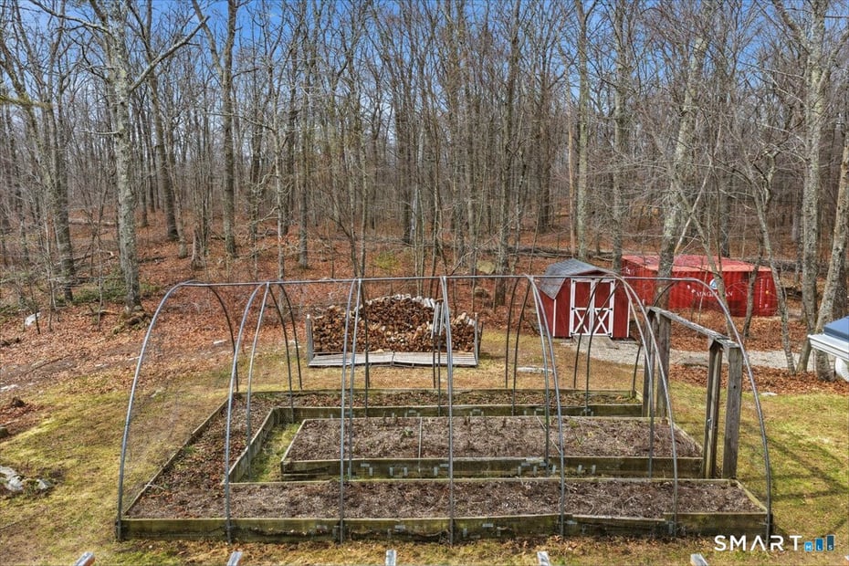 393 Forsyth Road Photo 35