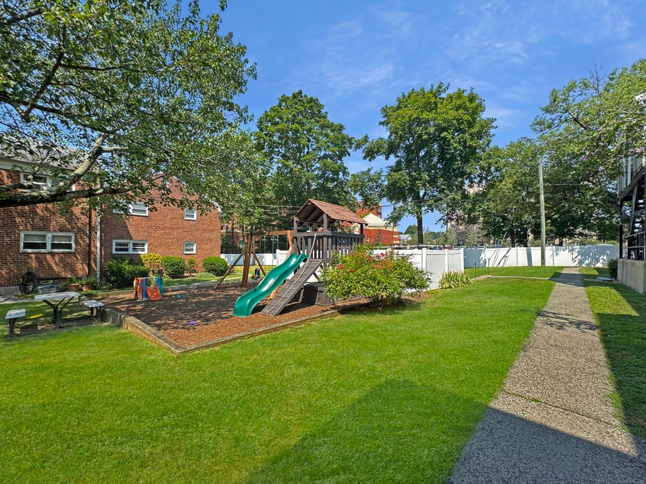 104 Strawberry Hill Avenue  #2 Photo 13