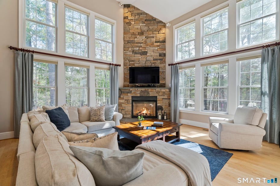 1197 Neipsic Road Photo 4