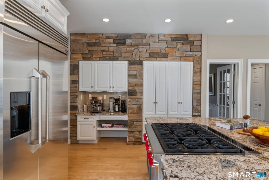 1197 Neipsic Road Photo 10