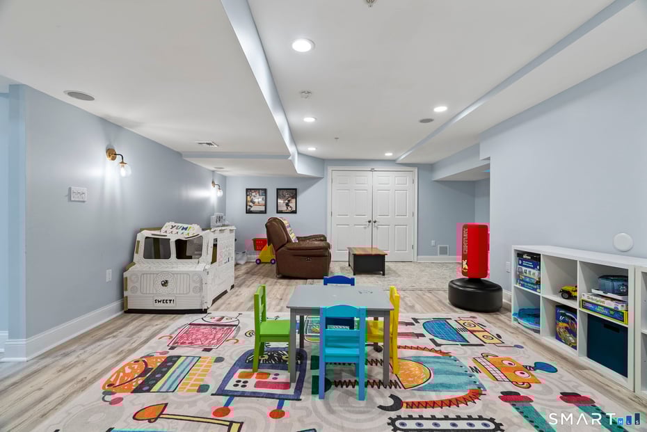 1197 Neipsic Road Photo 33