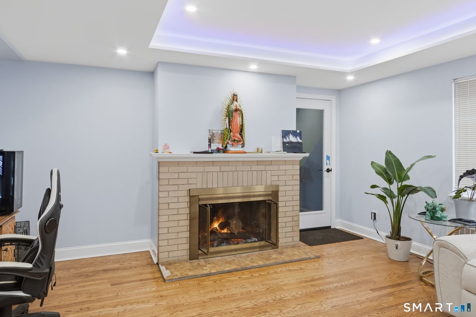 589 Racebrook Road Photo 7