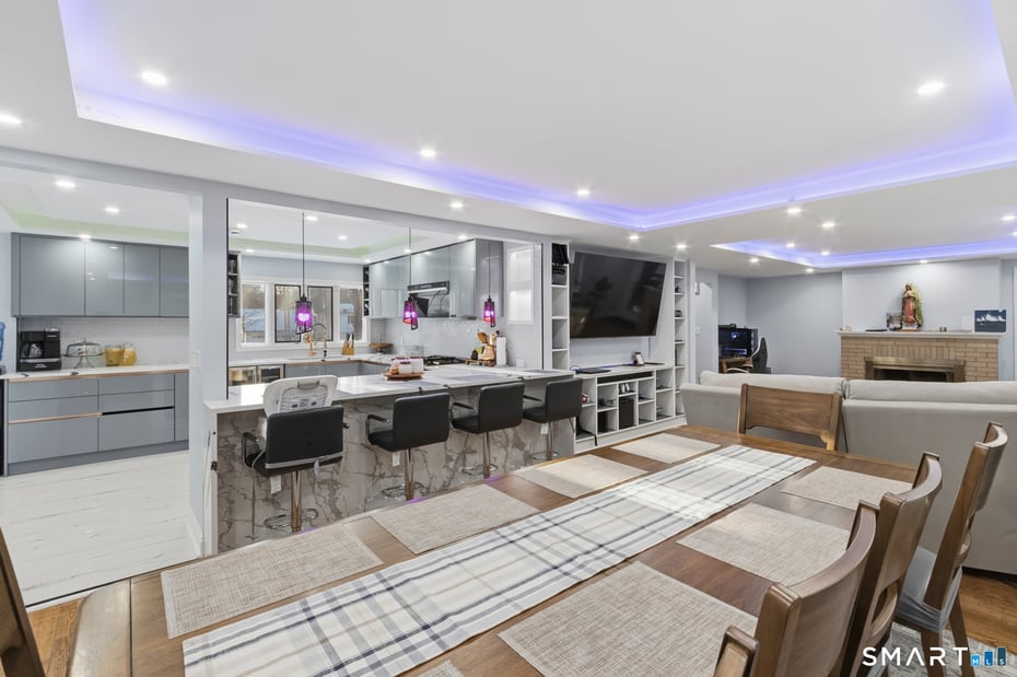 589 Racebrook Road Photo 11