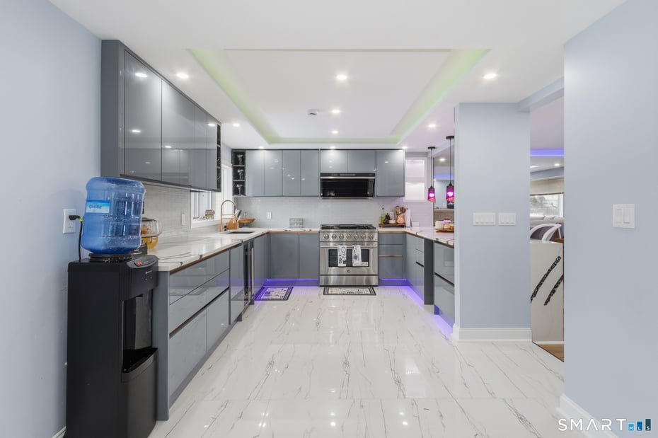 589 Racebrook Road Photo 14