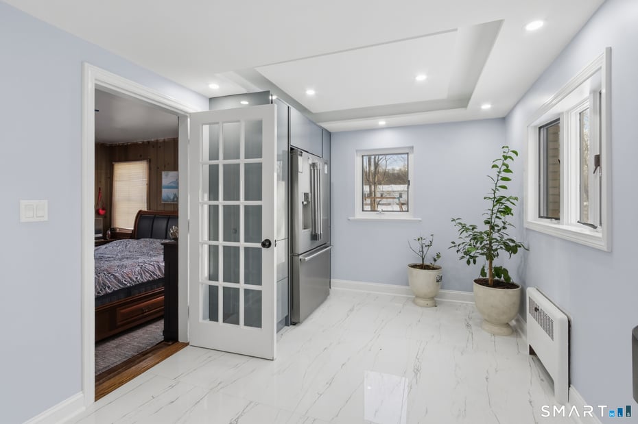 589 Racebrook Road Photo 18