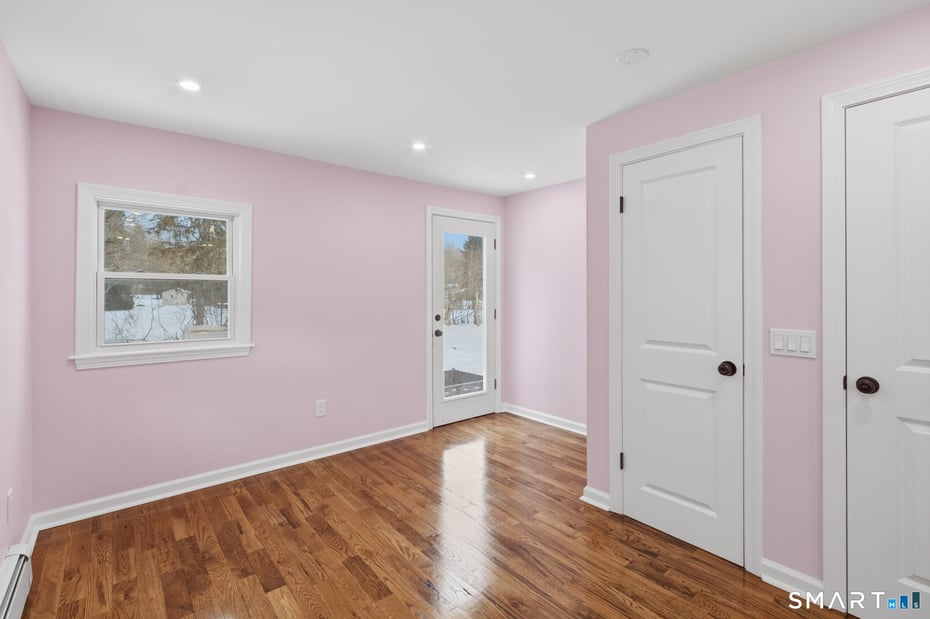 589 Racebrook Road Photo 22