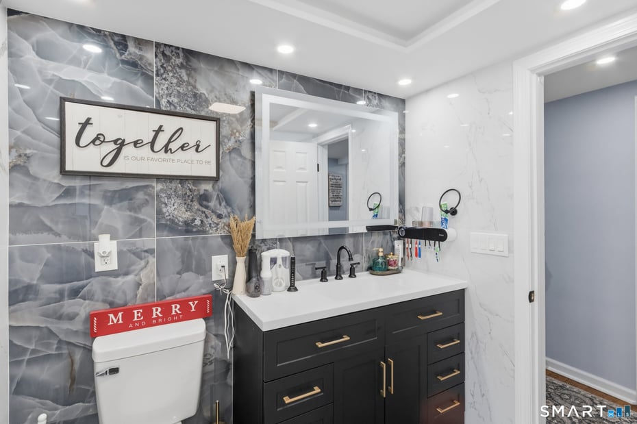 589 Racebrook Road Photo 30