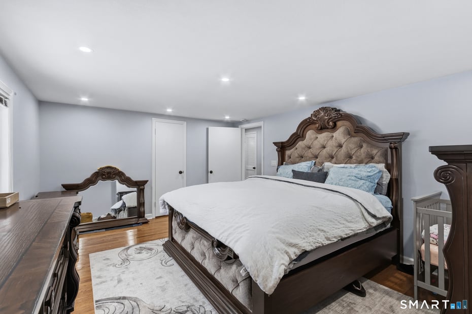 589 Racebrook Road Photo 33