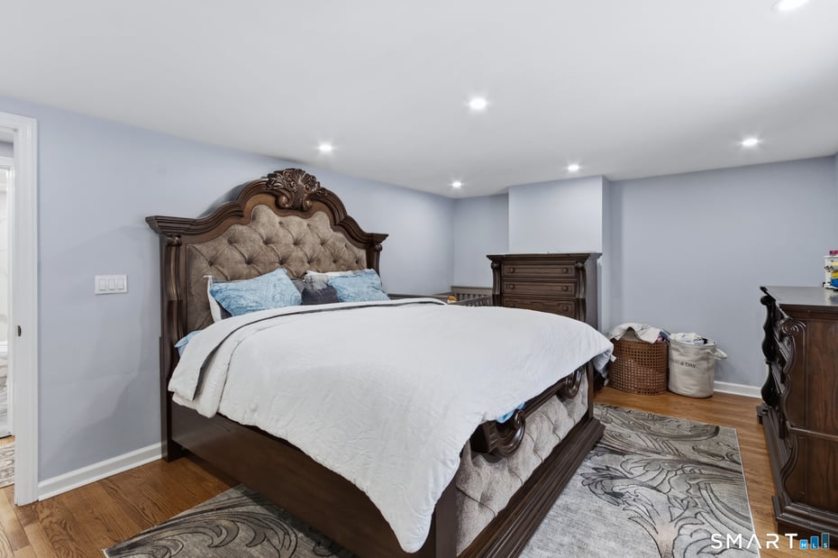 589 Racebrook Road Photo 34