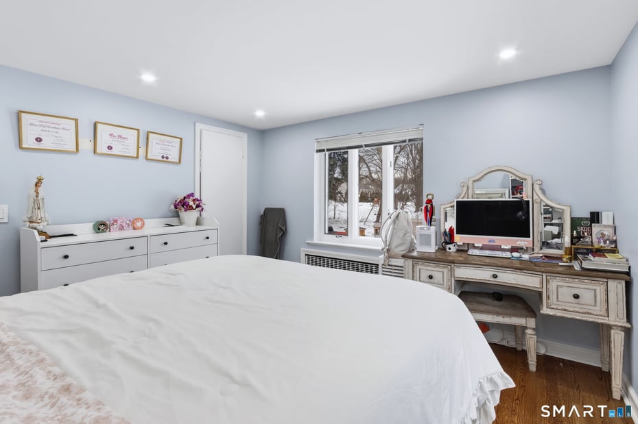 589 Racebrook Road Photo 36