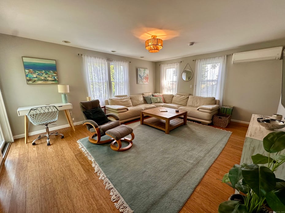 44 Warren Street Photo 9