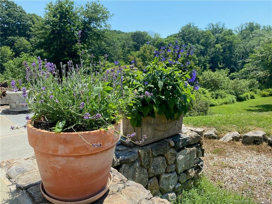 32 Steep Hill Road Photo 37