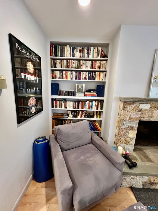 330 Ledge Drive Photo 4