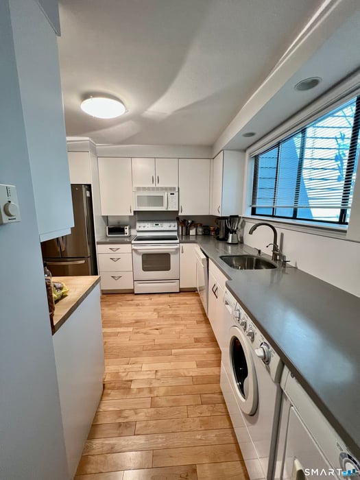 330 Ledge Drive Photo 6