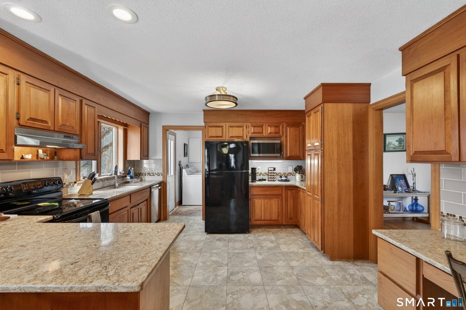 33 Valley Drive Photo 11